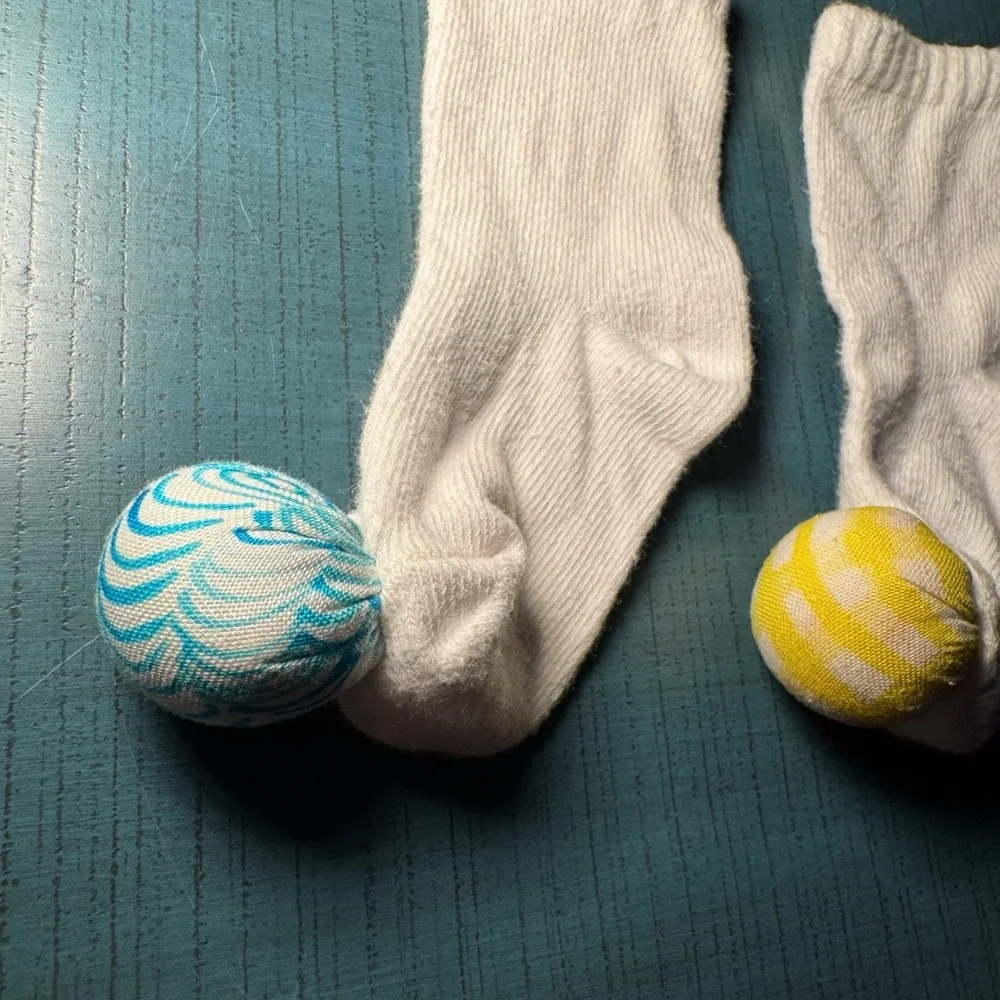 Lovevery 5-6 months Rattle Play Socks